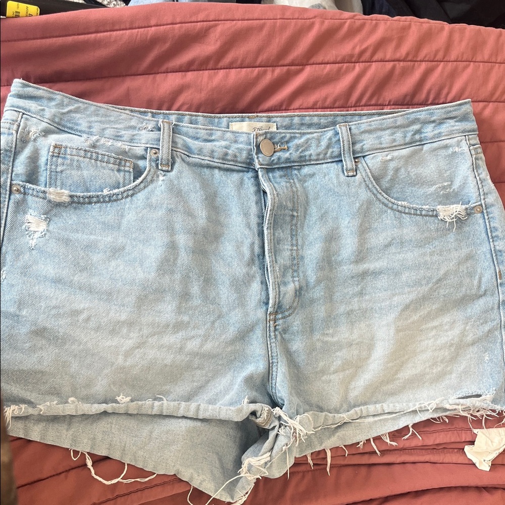 Universal Thread Light Wash Jean Shorts